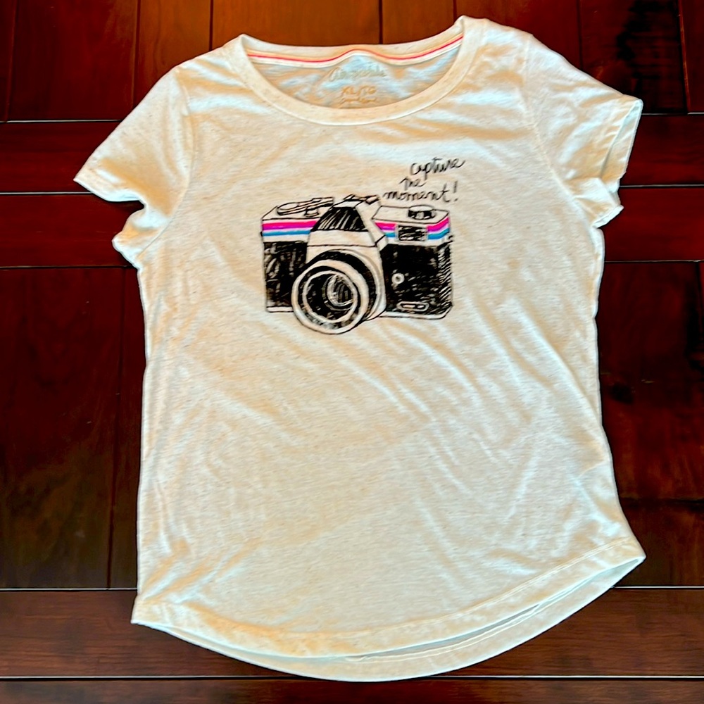NWOT Aeropostale Camera T Shirt